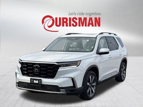 Used 2025 Honda Pilot Touring image 5