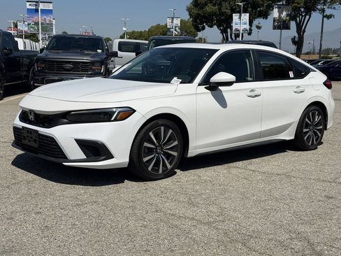 Used 2024 Honda Civic EX-L image 3