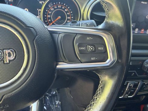 Used 2020 Jeep Wrangler Unlimited Sahara AWD/4WD image 35