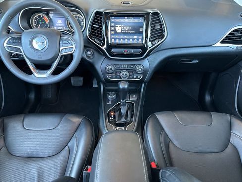 Used 2022 Jeep Cherokee Limited AWD/4WD image 3
