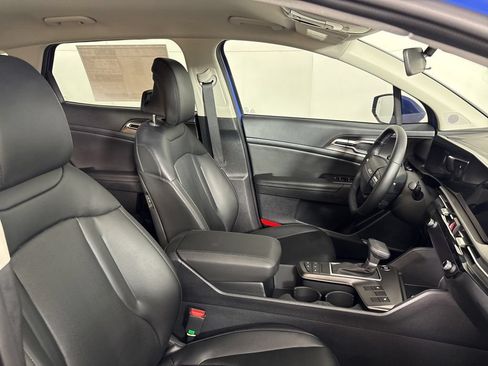 New 2026 Kia Sportage EX FWD image 16