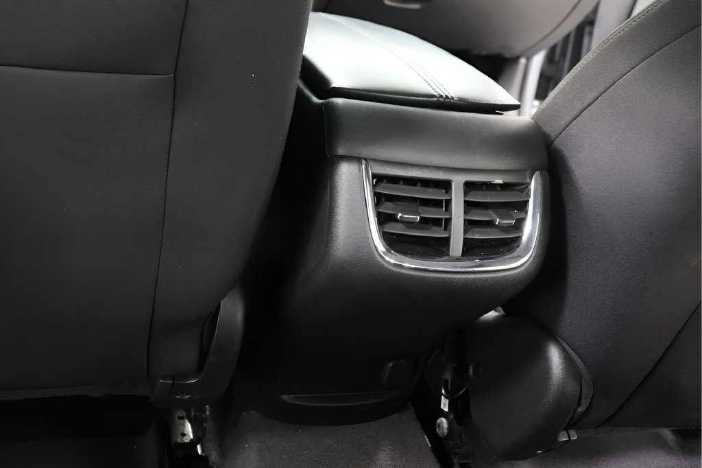 Used 2023 Chevrolet Malibu LT FWD image 23