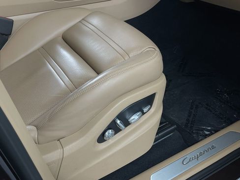 Used 2019 Porsche Cayenne image 37