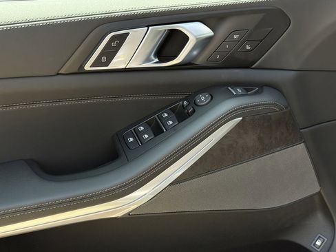 Used 2026 BMW X5 xDrive50e w/ Climate Comfort Package image 15