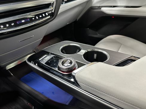 Used 2024 Cadillac Lyriq Luxury w/ LPO, Floor Liner Package image 31