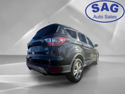Used 2018 Ford Escape SE FWD image 3
