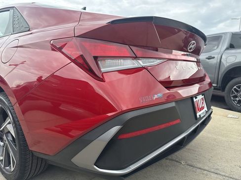 Used 2025 Hyundai Elantra Sport image 17