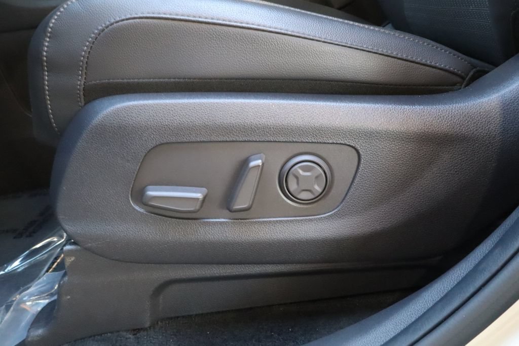 Used 2025 Kia Carnival SX Prestige FWD image 22