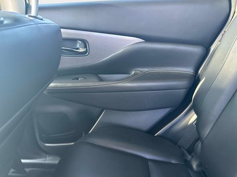 Used 2022 Nissan Murano SV w/ SV Midnight Edition Package image 15