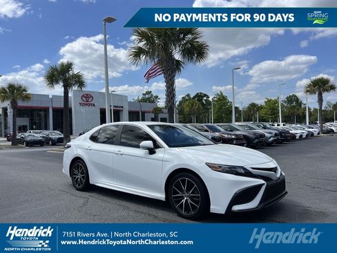 Used 2023 Toyota Camry SE FWD image 1