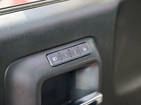Used 2018 RAM 1500 Laramie w/ Convenience Group AWD/4WD image 5