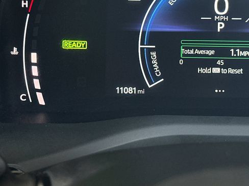 Used 2025 Toyota Camry LE FWD image 24