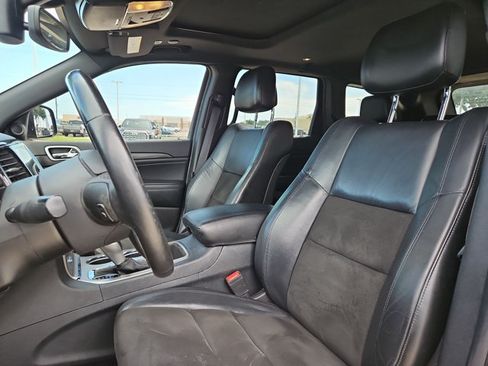 Used 2019 Jeep Grand Cherokee Altitude RWD image 15