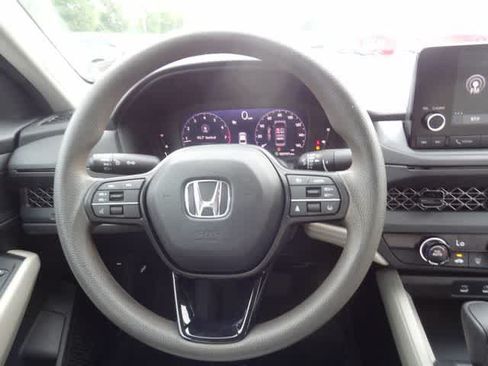 Used 2023 Honda Accord LX image 11