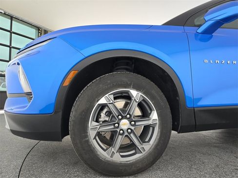Used 2025 Chevrolet Blazer LT image 38
