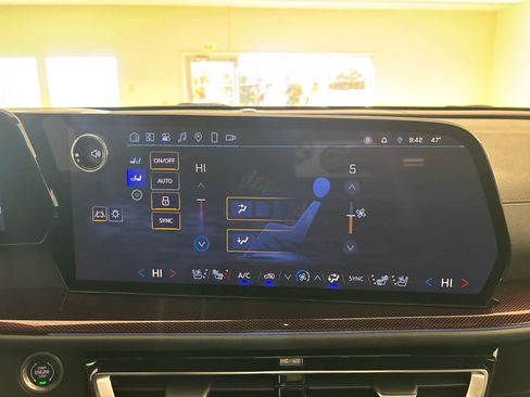 Used 2024 Chevrolet Traverse RS w/ LPO, Floor Liner Package image 42