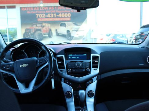 Used 2014 Chevrolet Cruze LT FWD image 19