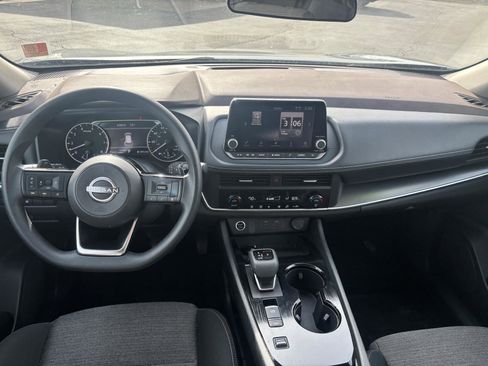 Used 2023 Nissan Rogue SV image 15