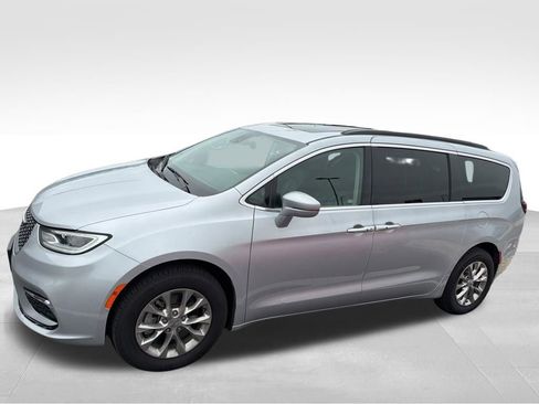 Used 2022 Chrysler Pacifica Touring-L AWD/4WD image 4