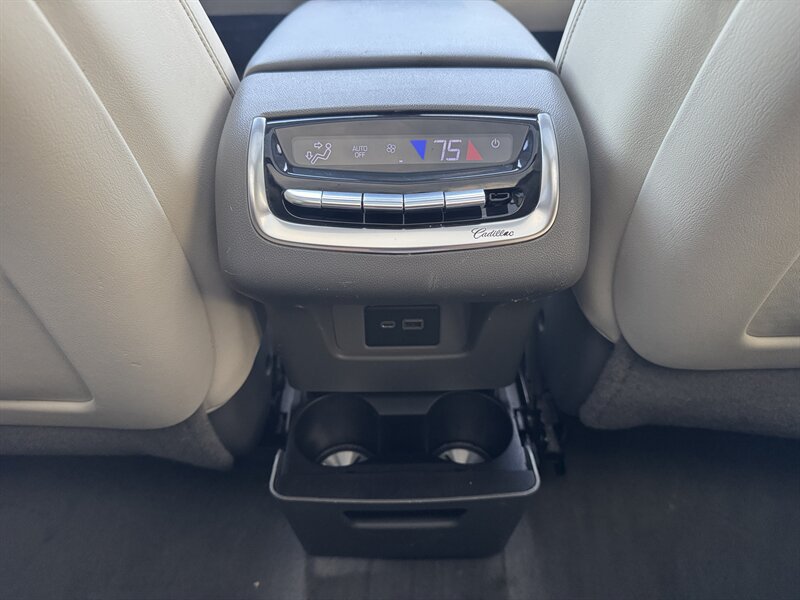 Used 2020 Cadillac XT6 Premium Luxury AWD/4WD image 40