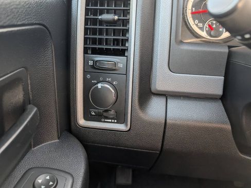 Used 2016 RAM 2500 Tradesman w/ Chrome Appearance Group AWD/4WD image 17