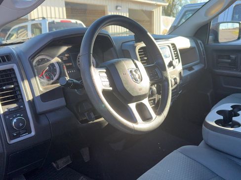 Used 2019 RAM 1500 Express AWD/4WD image 11