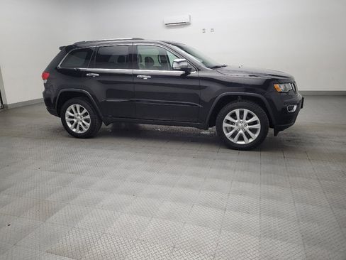 Used 2017 Jeep Grand Cherokee Limited RWD image 11