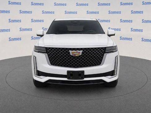 Used 2024 Cadillac Escalade Luxury RWD image 5