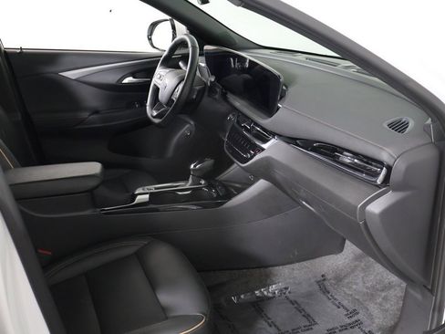 Used 2025 Buick Envista Avenir image 24