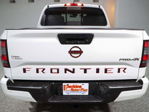 Used 2023 Nissan Frontier PRO-4X w/ Pro Convenience Package AWD/4WD image 8