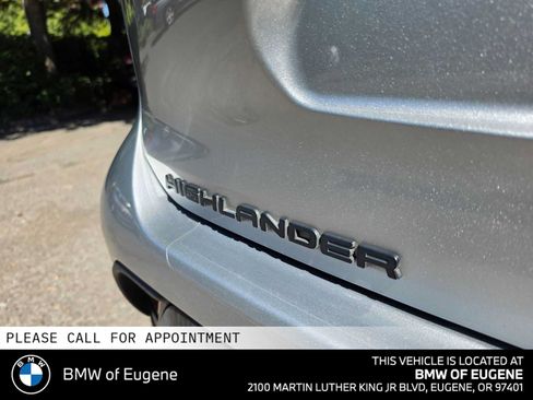 Used 2022 Toyota Highlander XLE AWD/4WD image 16