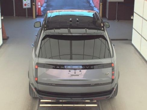 Used 2023 Land Rover Range Rover SE image 10