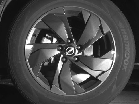 Used 2025 Nissan Rogue SV AWD/4WD image 12