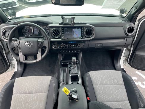 Used 2023 Toyota Tacoma TRD Off-Road w/ Advanced Technology Package image 20