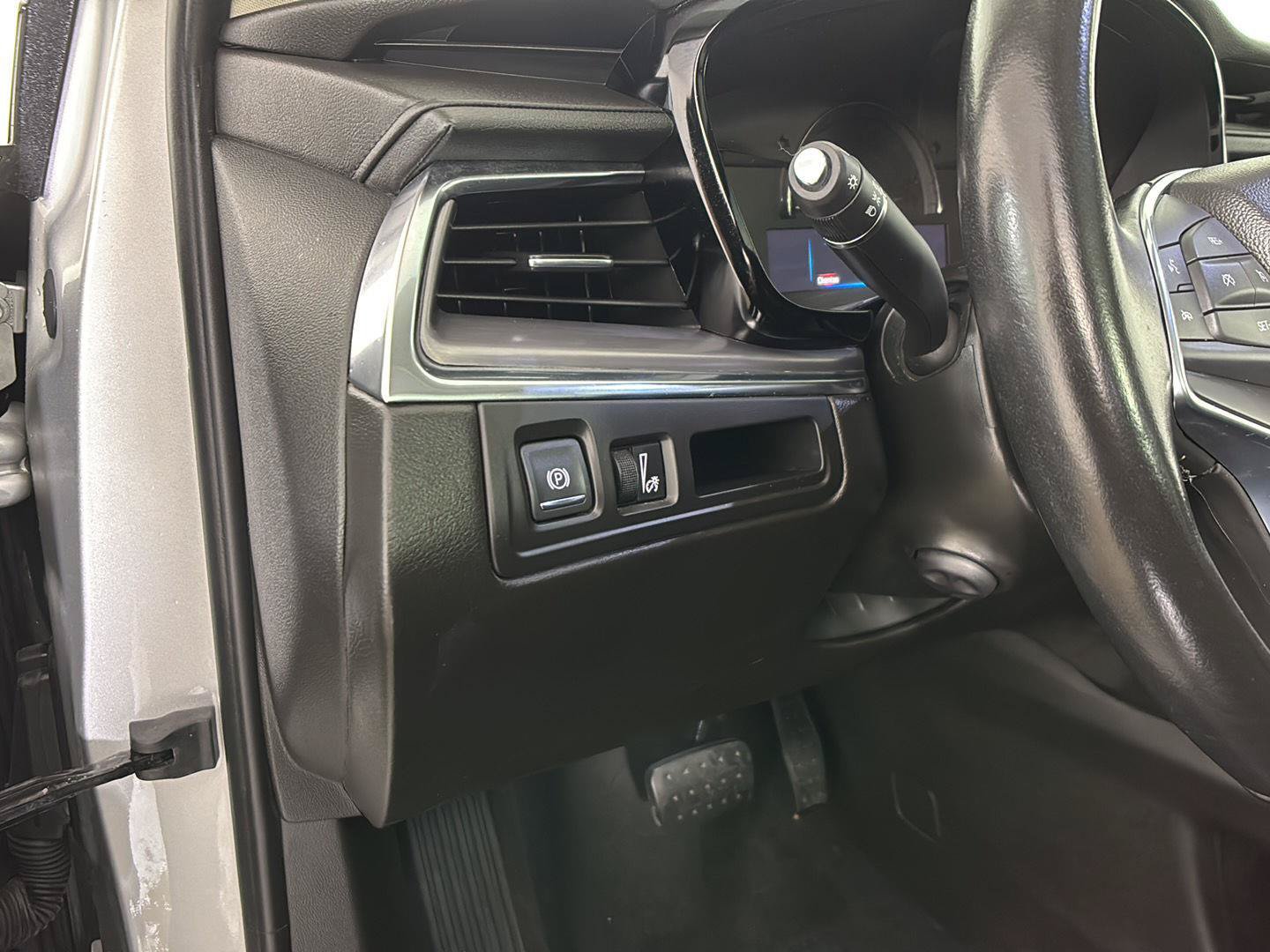 Used 2019 Cadillac XT5 Premium Luxury AWD/4WD image 29