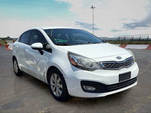 Used 2013 Kia Rio EX w/ Convenience Pkg FWD image 2