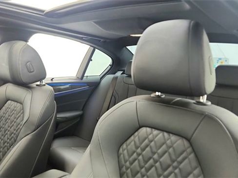 Used 2022 BMW 540i xDrive w/ Executive Package image 34
