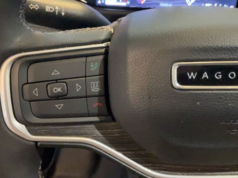 Used 2023 Jeep Wagoneer Series III w/ Preferred Equipment Group AWD/4WD image 22