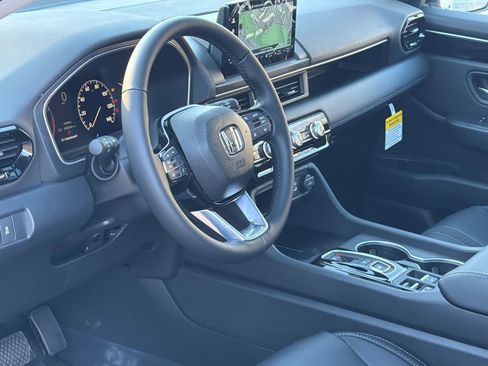 New 2025 Honda Pilot Touring image 15