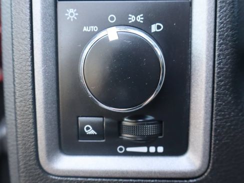 Used 2018 RAM 2500 Tradesman w/ Chrome Appearance Group AWD/4WD image 28