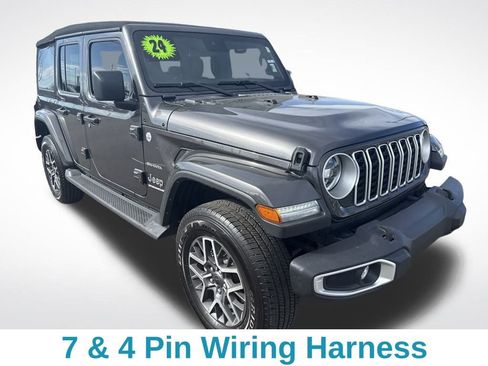 Used 2024 Jeep Wrangler Sahara image 9