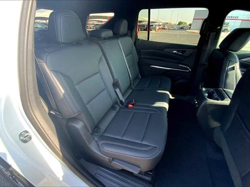 Used 2024 Chevrolet Traverse LT image 20