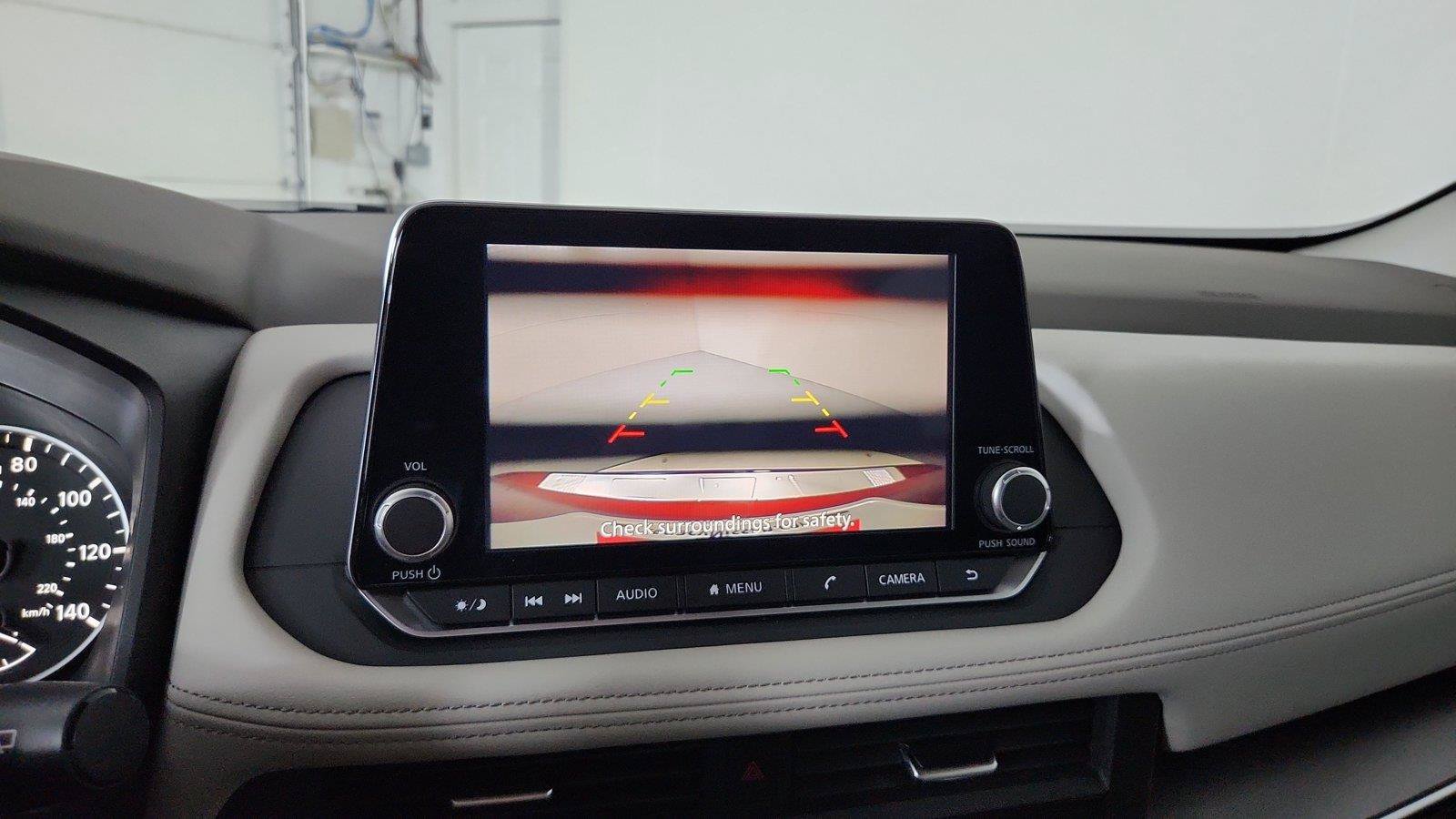 Used 2025 Nissan Rogue SV AWD/4WD image 35
