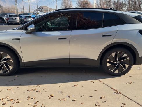 Used 2021 Volkswagen ID.4 Pro w/ ID.4 Protection Package image 5