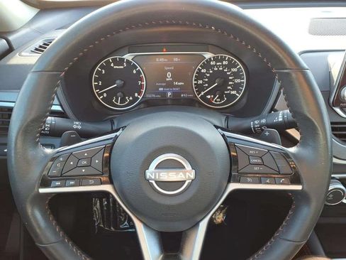 Used 2024 Nissan Altima 2.5 SR FWD image 15