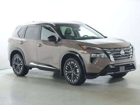 Used 2025 Nissan Rogue Platinum w/ Tech Package AWD/4WD image 9
