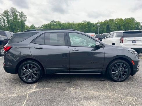 Used 2023 Chevrolet Equinox RS FWD image 2