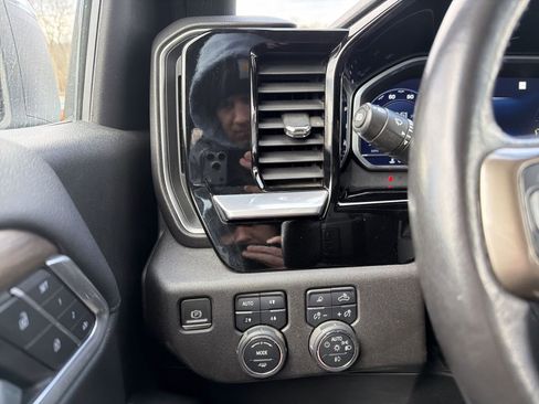 Used 2022 Chevrolet Silverado 1500 High Country image 18