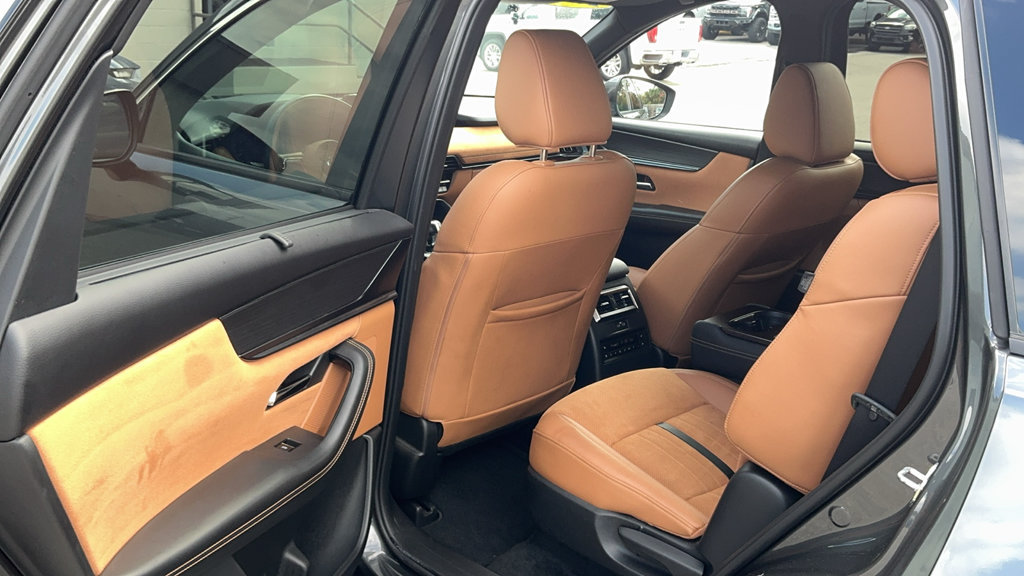 Used 2024 MAZDA CX-90 3.3 Turbo S w/ Premium Plus AWD/4WD image 38