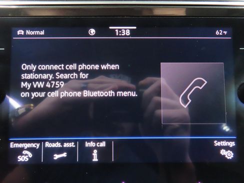 Used 2022 Volkswagen Tiguan SE image 17